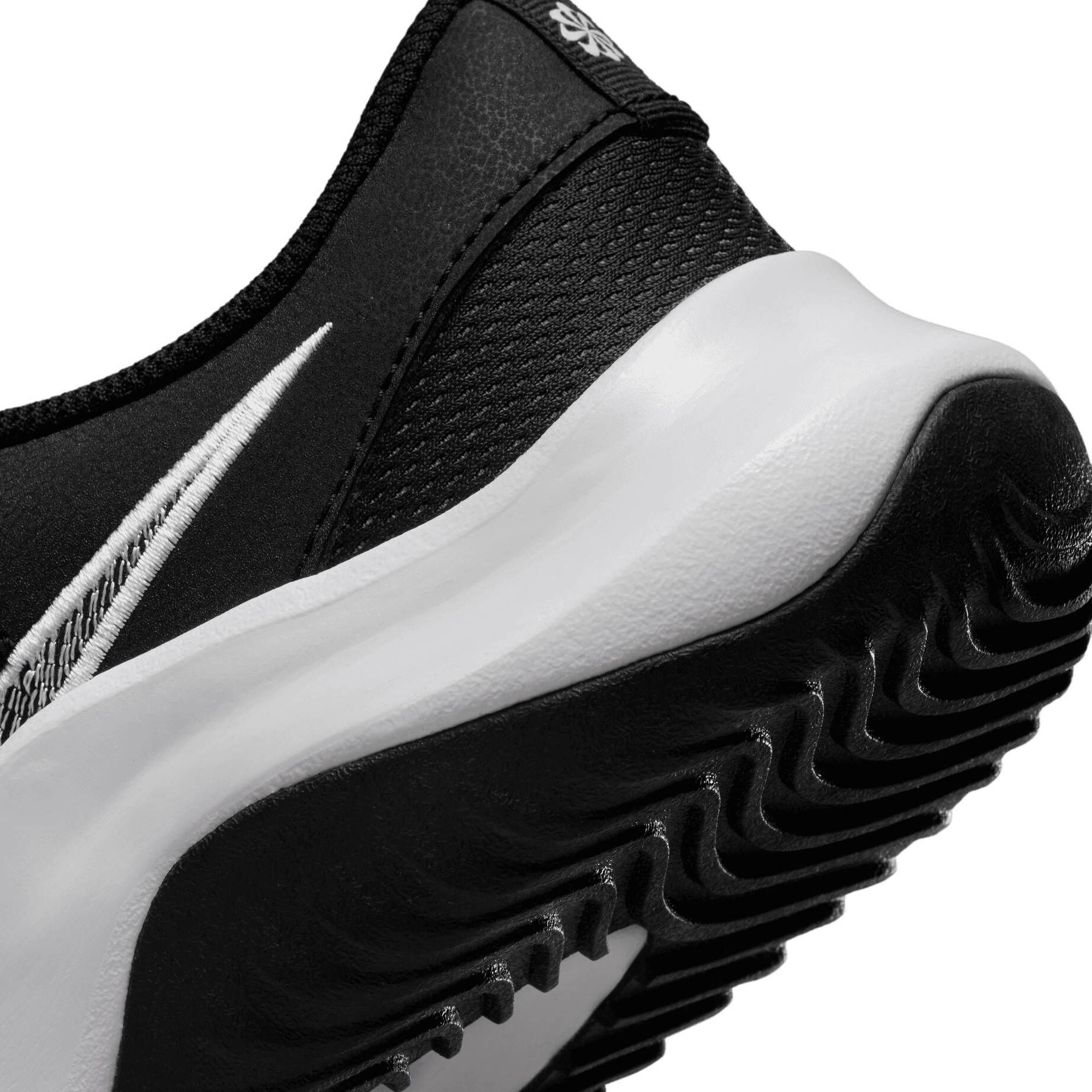 Nike| Herren Trainingsschuhe LEGEND ESSENTIAL 3 NEXT NATURE