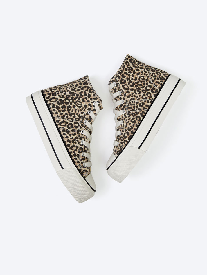 Tênis cano curto estampado - Estampa Aniñal