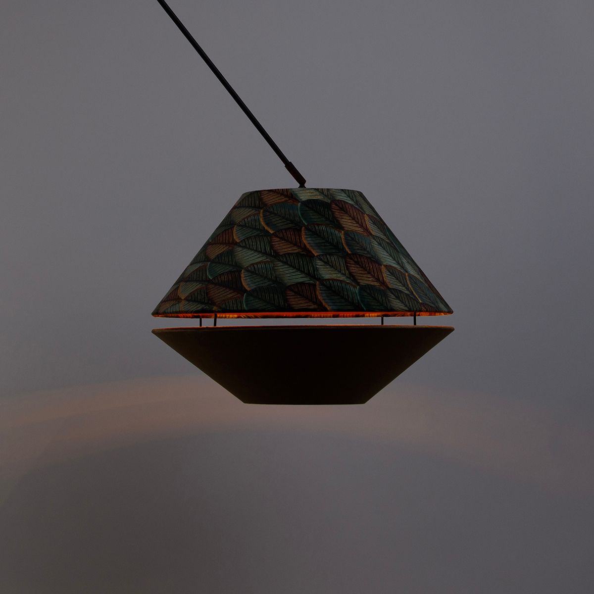 Hanglamp zwart met dubbele velours lampenkap blad dessin en beige - Blitz