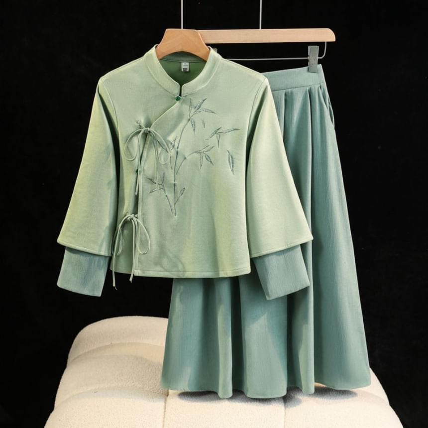 Fioridi - Hanfu-top met lange mouwen, geborduurd met bloemenmotief en knopen, / Effen midi-A-lijn rok met hoge taille
