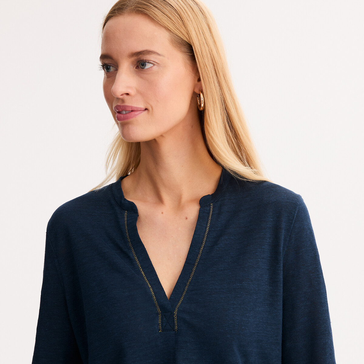 ANNE WEYBURN<br>Camiseta de linho, gola túnica, mangas compridas