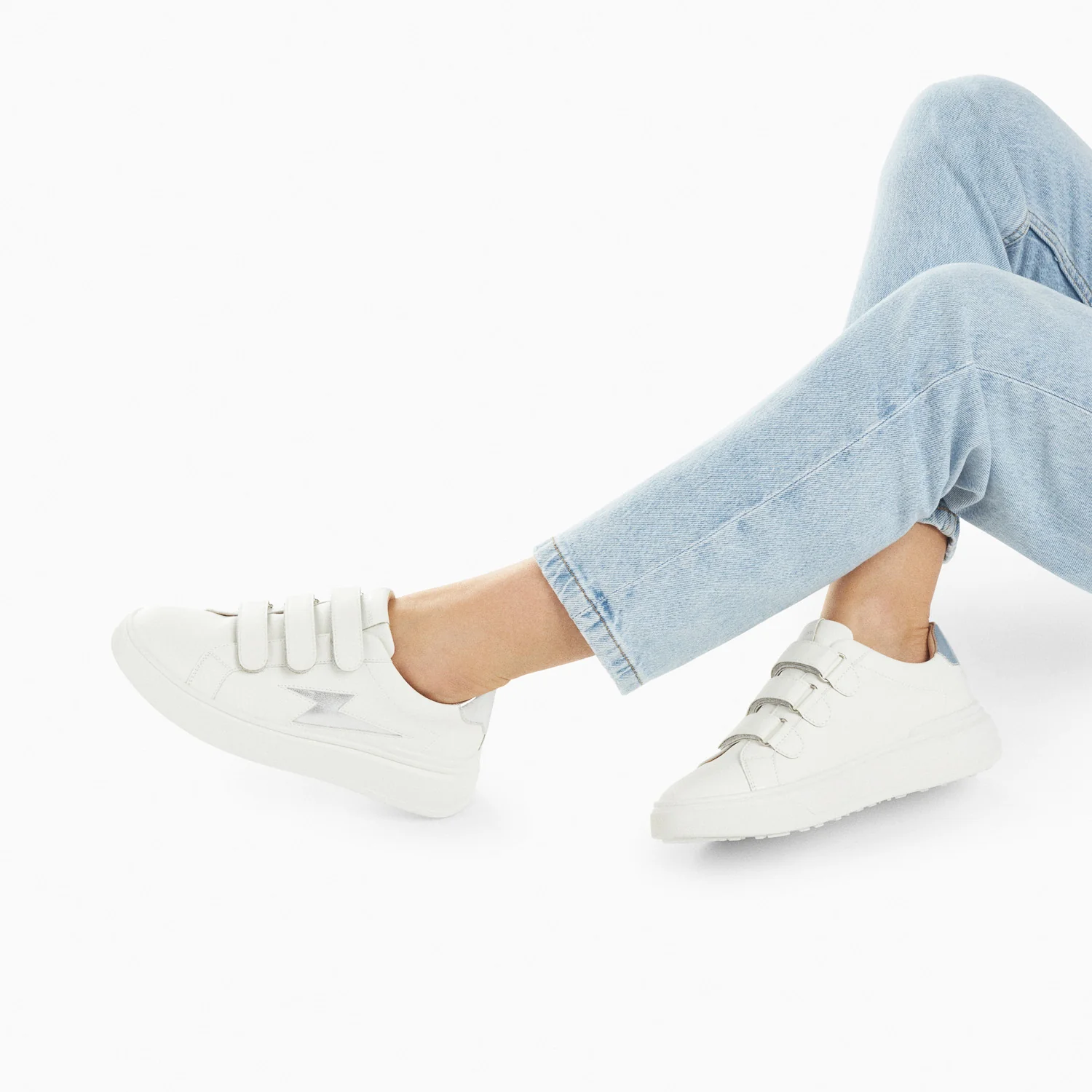 Sneakers-Baskets éclair Fanny blanc et argent à scratchs