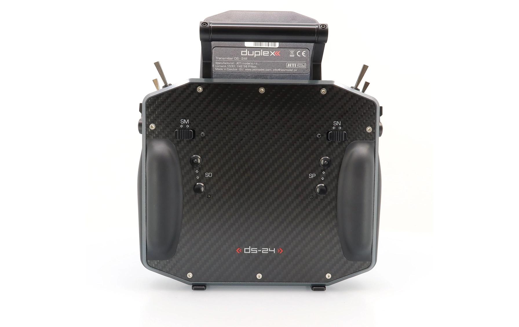 Fernsteuerung DS-24II Carbon Line Gray 24 Kanal, Duplex EX<br>Professioneller 24-Kanal-Sender mit Geber auf Rückseite und Carbon-Frontplatte