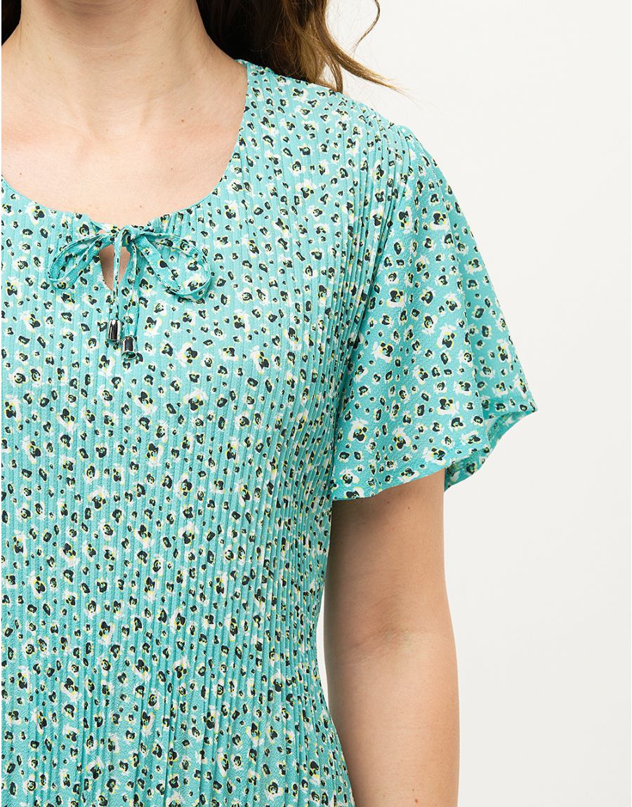 Robe plissée vert clair