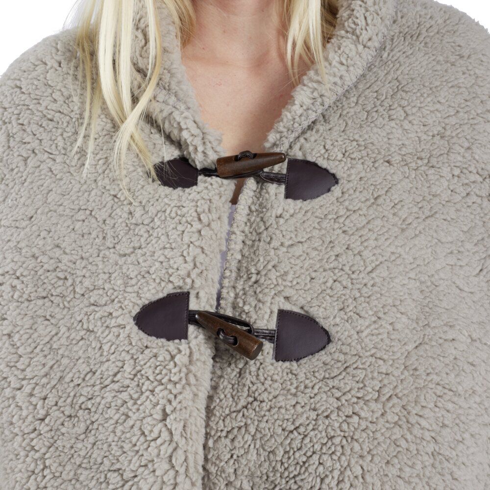 Veste plaid châle moutonné marron 75x150cm avec boutons à brandebourg