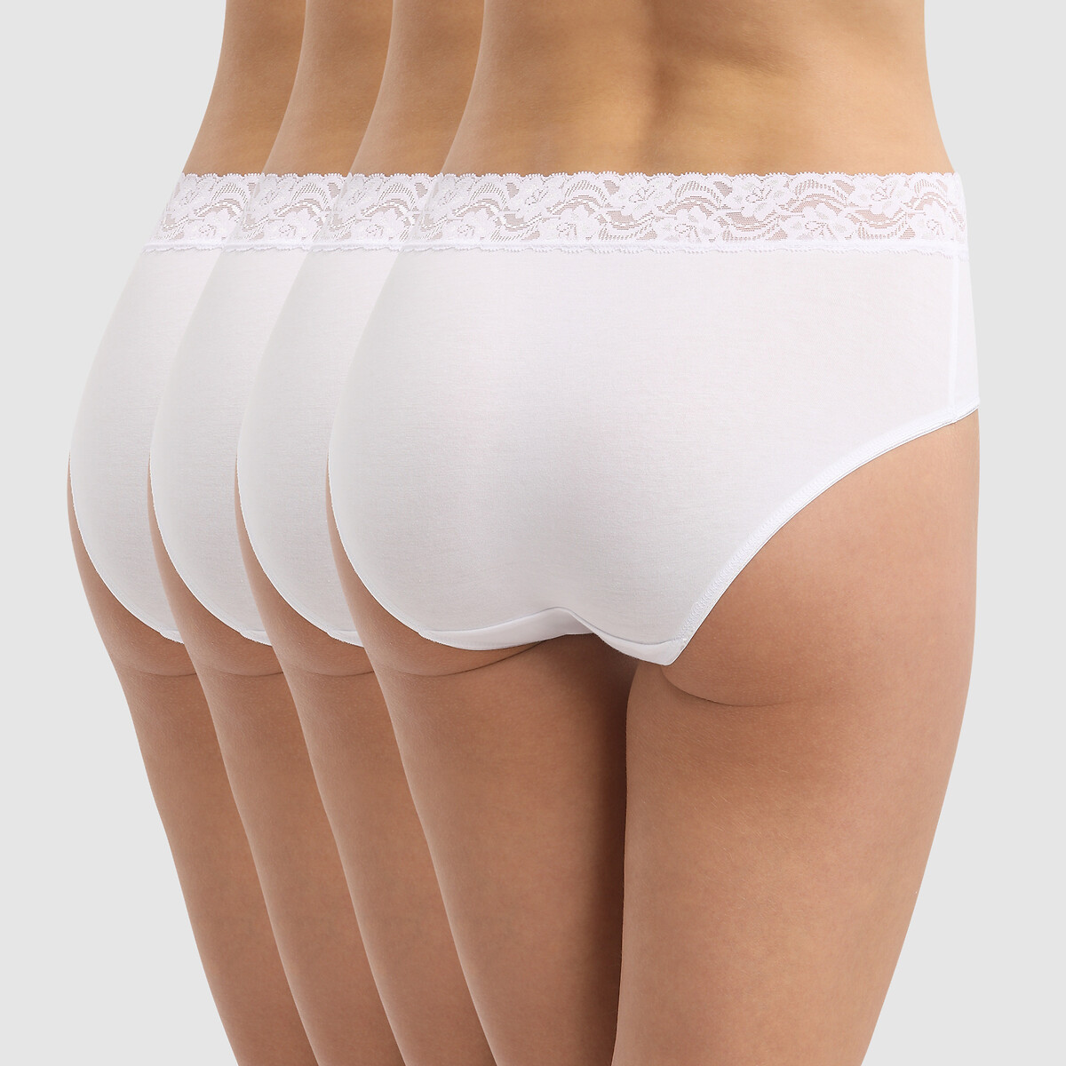 Conjunto de 4 calcinhas maxi de algodão elástico.