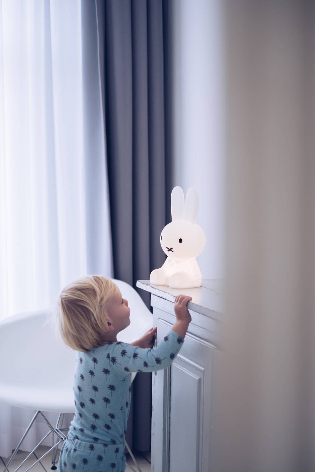 Ontzettend schattige & handige lampNijntje First Light lamp