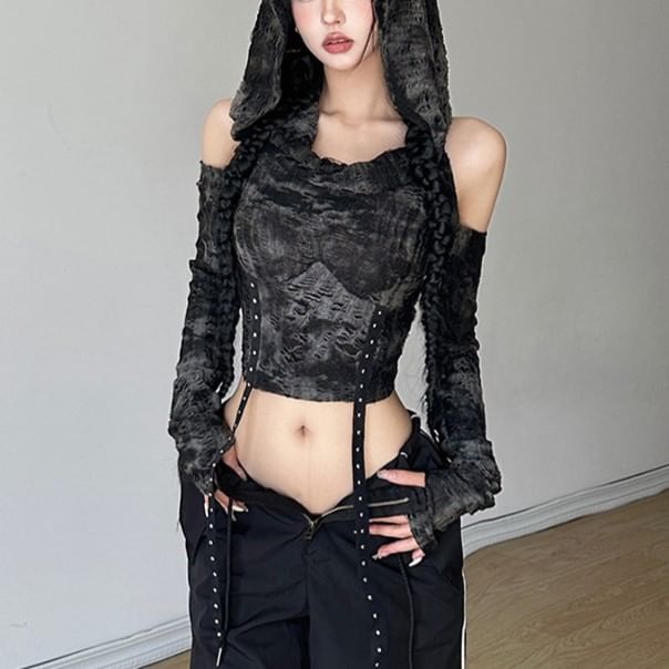 Sugarcoat - Crop top met lange mouwen, koude schouders en capuchon