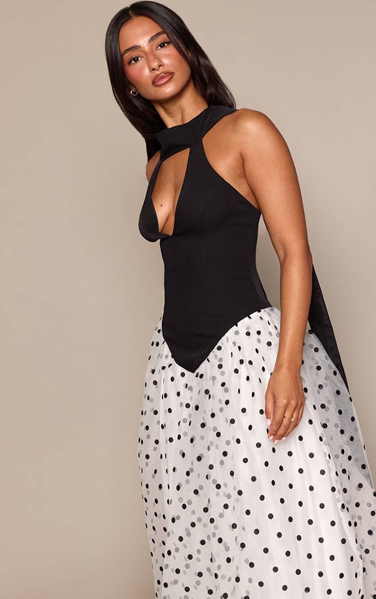 Noir Robe Longue Petite À Pois Avec Encolure Dos-nu, Taille Basse Et Jupe En Tulle