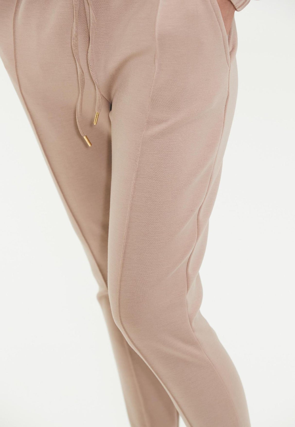 Athlecia<br>Jacey W