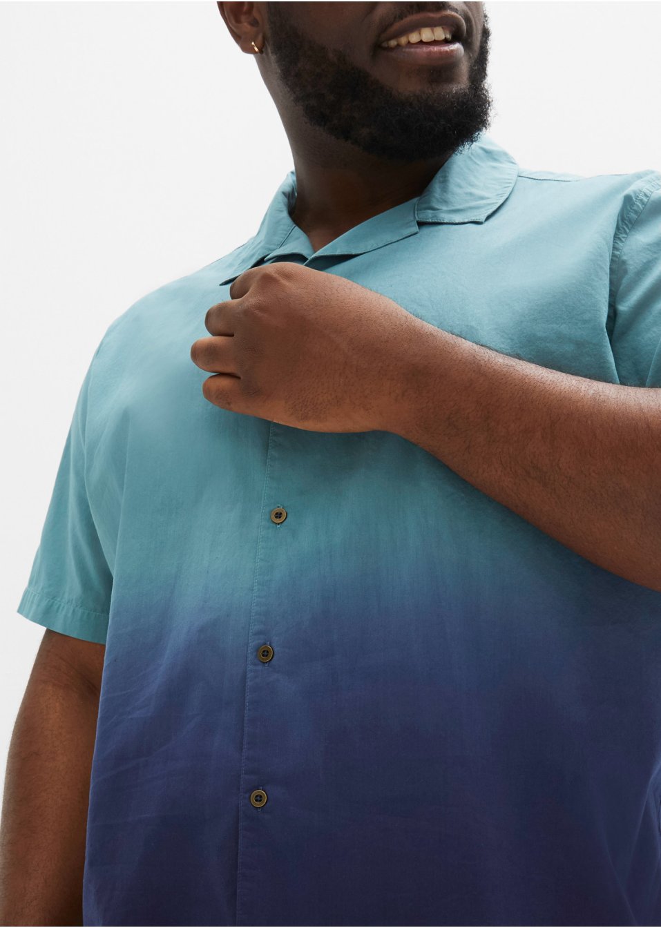 Chemise manches courtes en matière estivale légère
