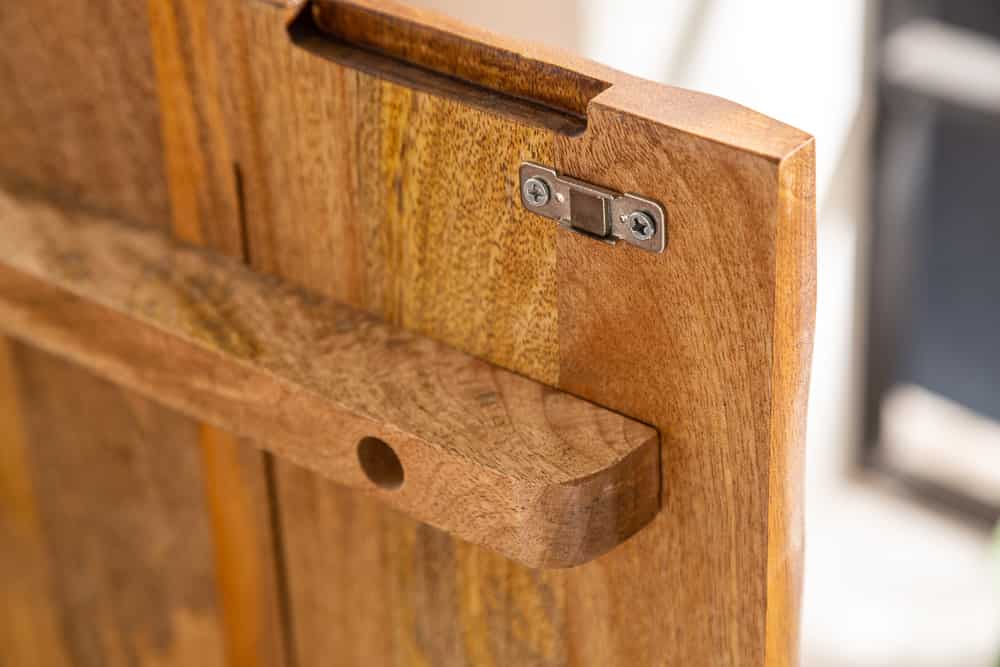 Massives Highboard SCORPION 120cm braun Mangoholz aufwendige 3D Schnitzereien
