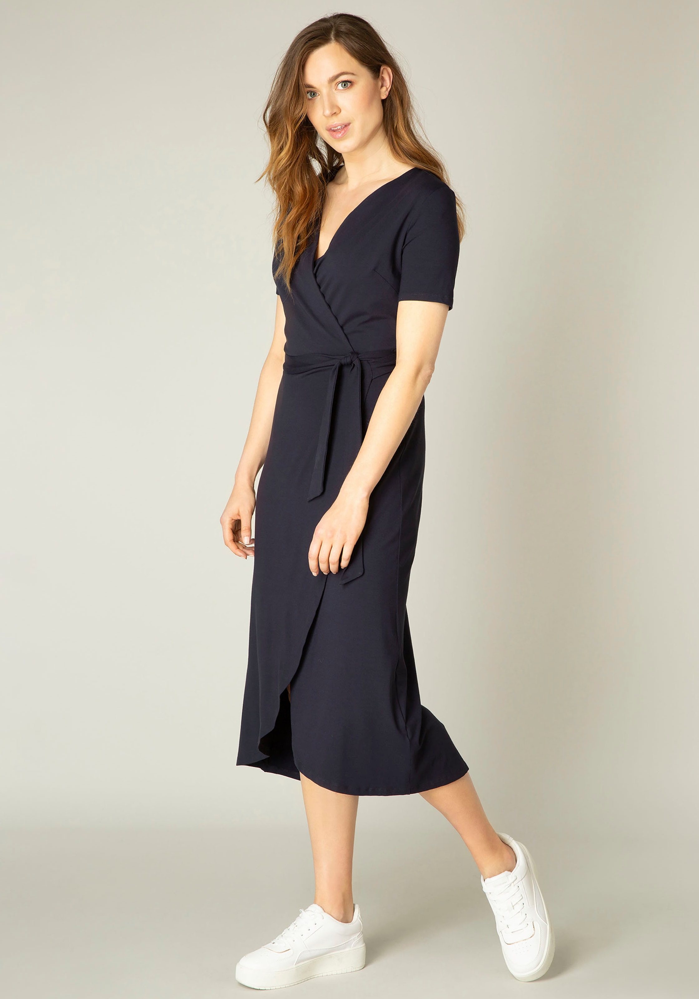 Base Level Wickelkleid »Yvie« In bequemer, elastischer Qualität