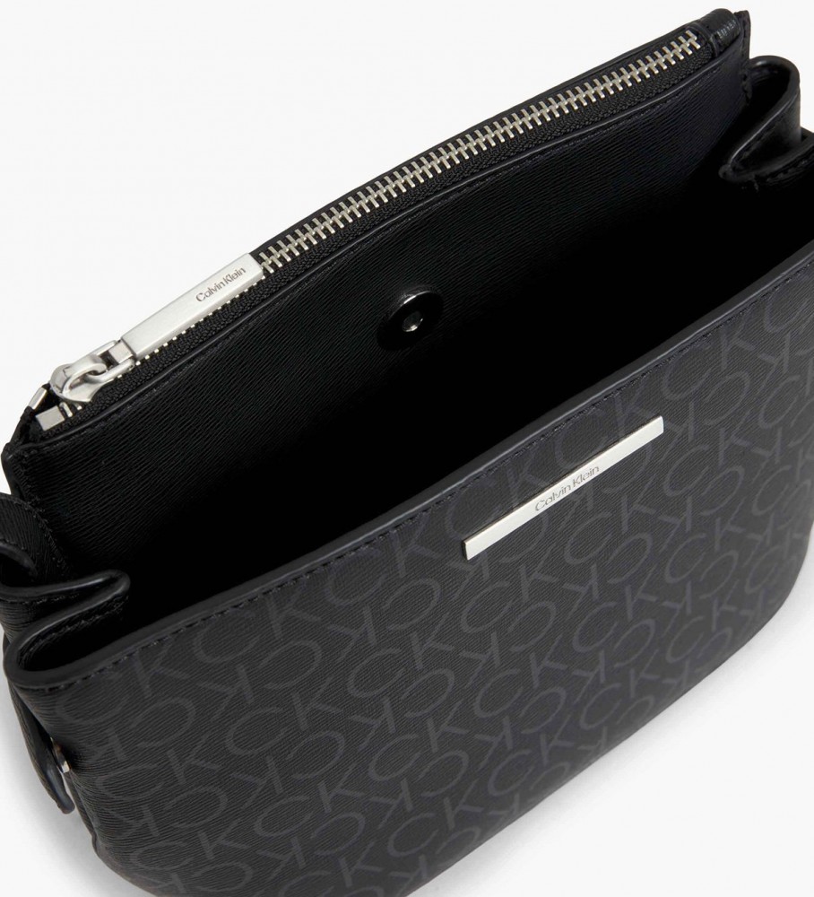 Bolsa Calvin Klein Daily Dressed preta