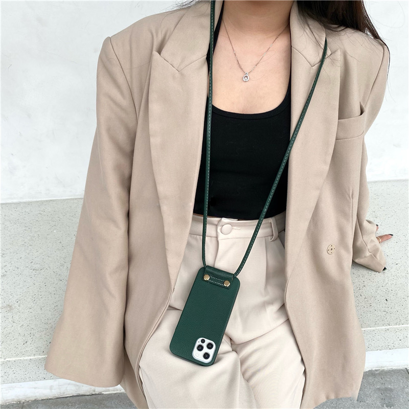 iPhone 11 Necklace Leder Schutz Hülle   Handykette (140cm) - Grün
