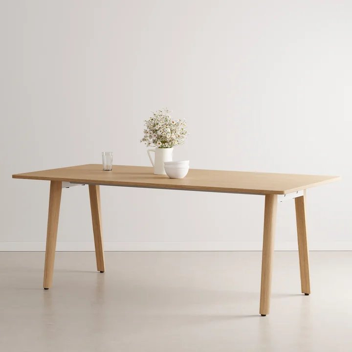 TipToe - NEW MODERN Esstisch 95 x 220 cm, Walnuss / graphite black