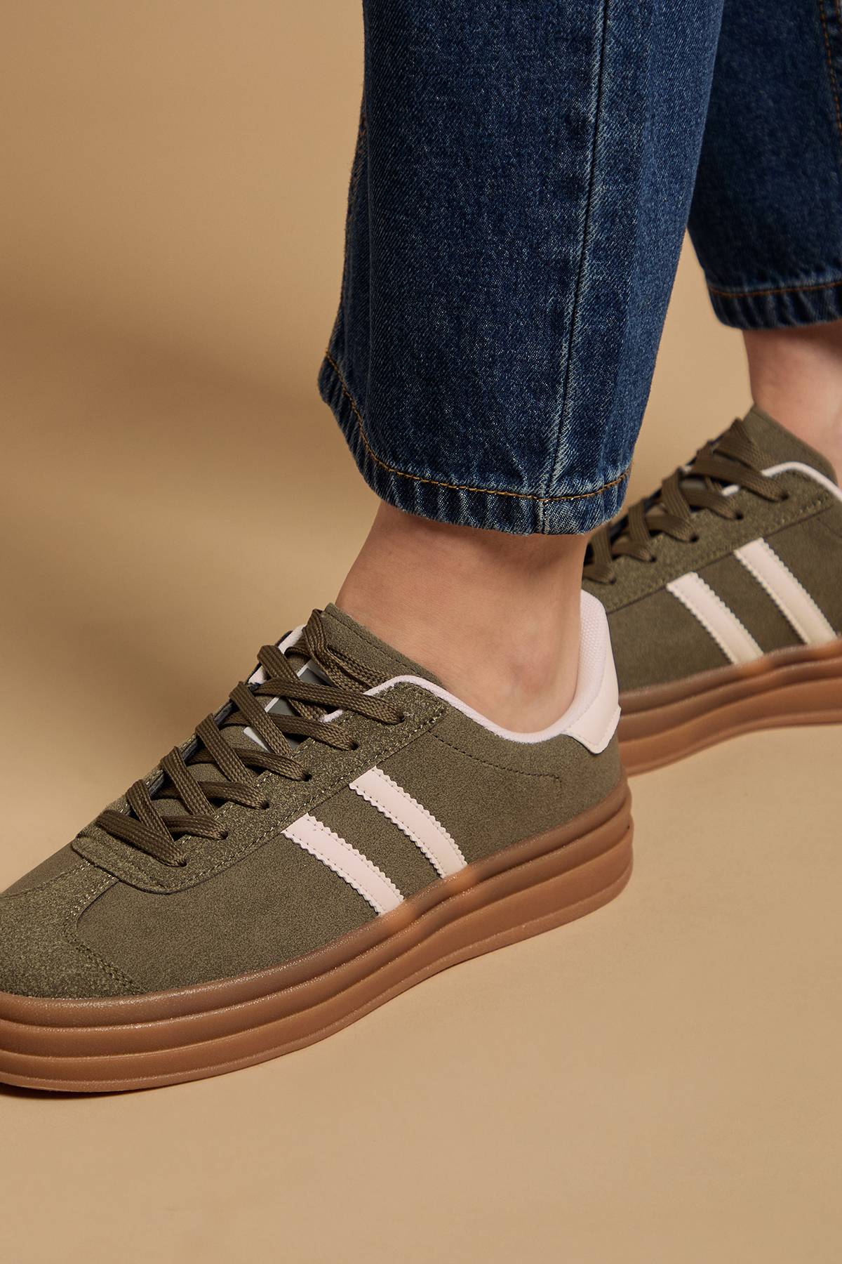 Oasis Baskets Plateforme à Lacets Issie en Synthétique