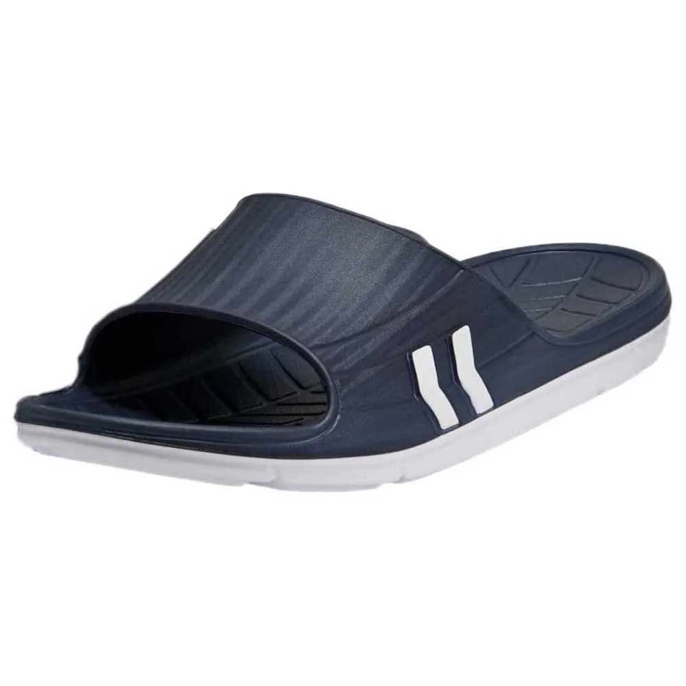 Chinelo Hummel Nielsen