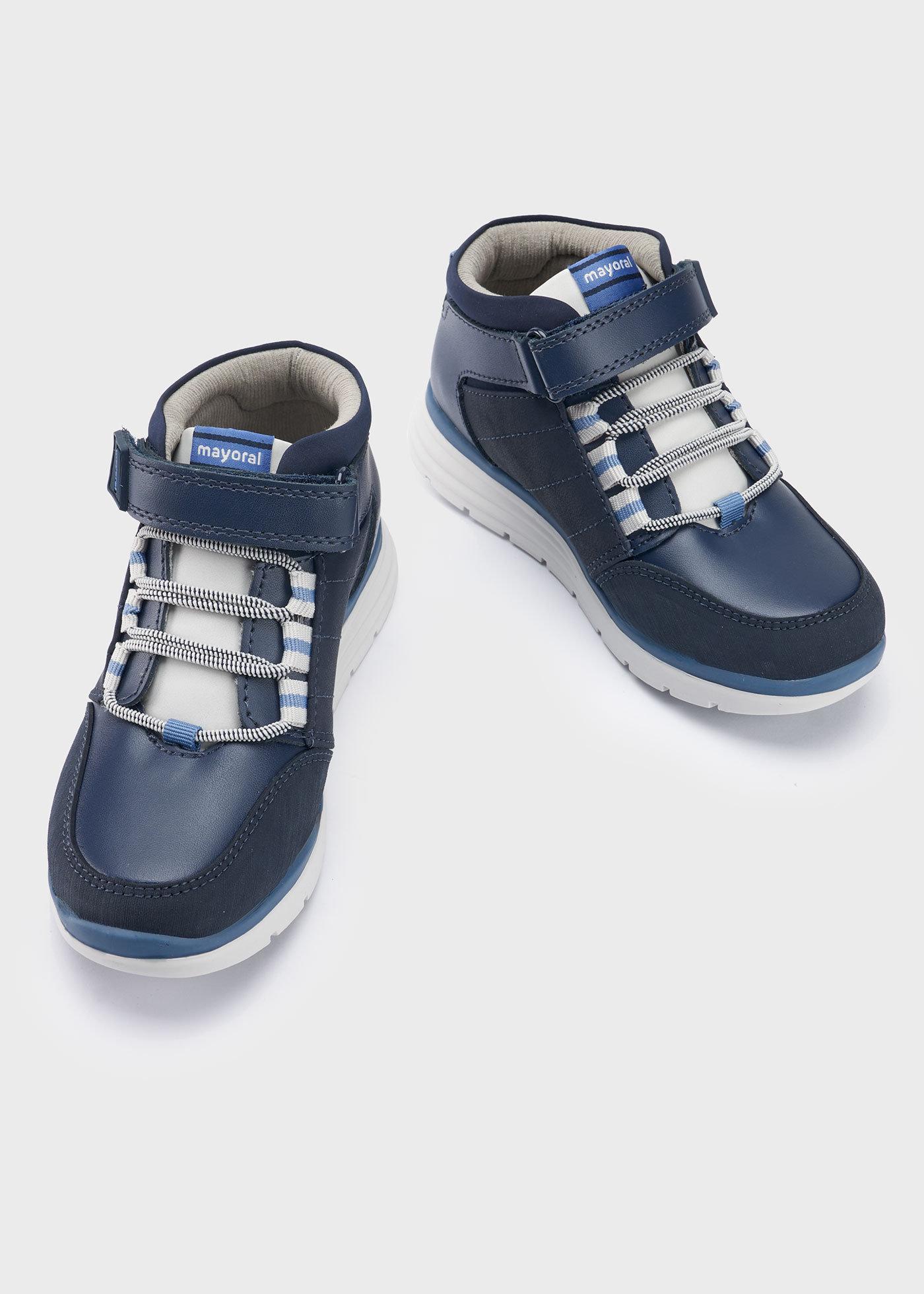 Botas de tornozelo em couro sustentável para meninos