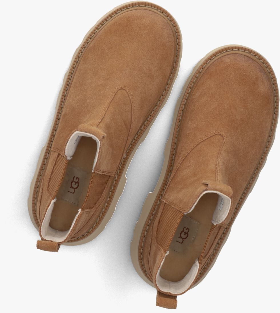 camel ugg chelsea boots m chelsea lug