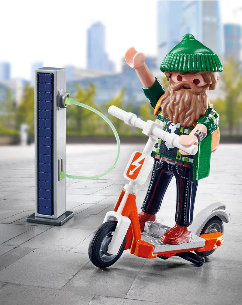 HIPSTER AVEC TROTINETTE ELECTRIQUE - 70873