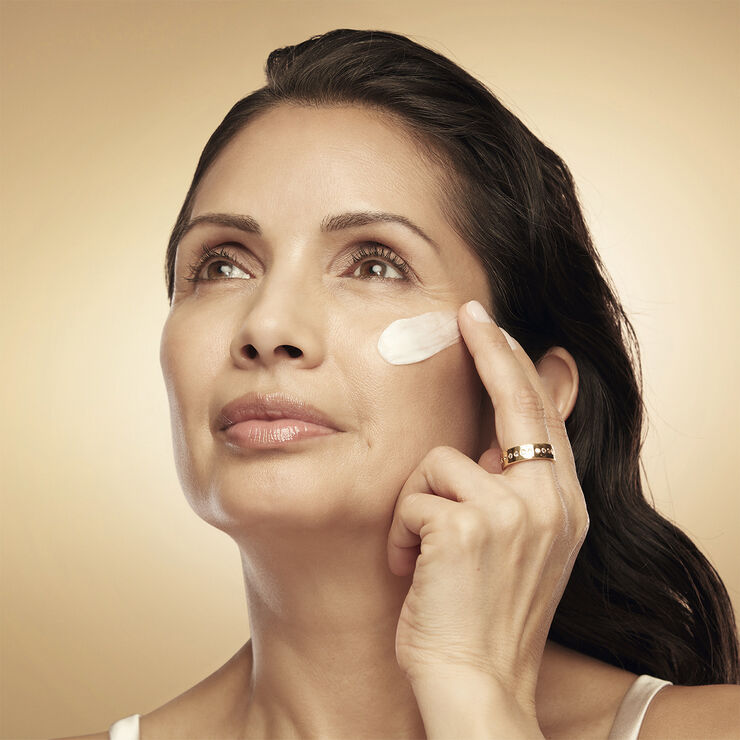 Estée Lauder Revitalizing Supreme  Youth Power Cream