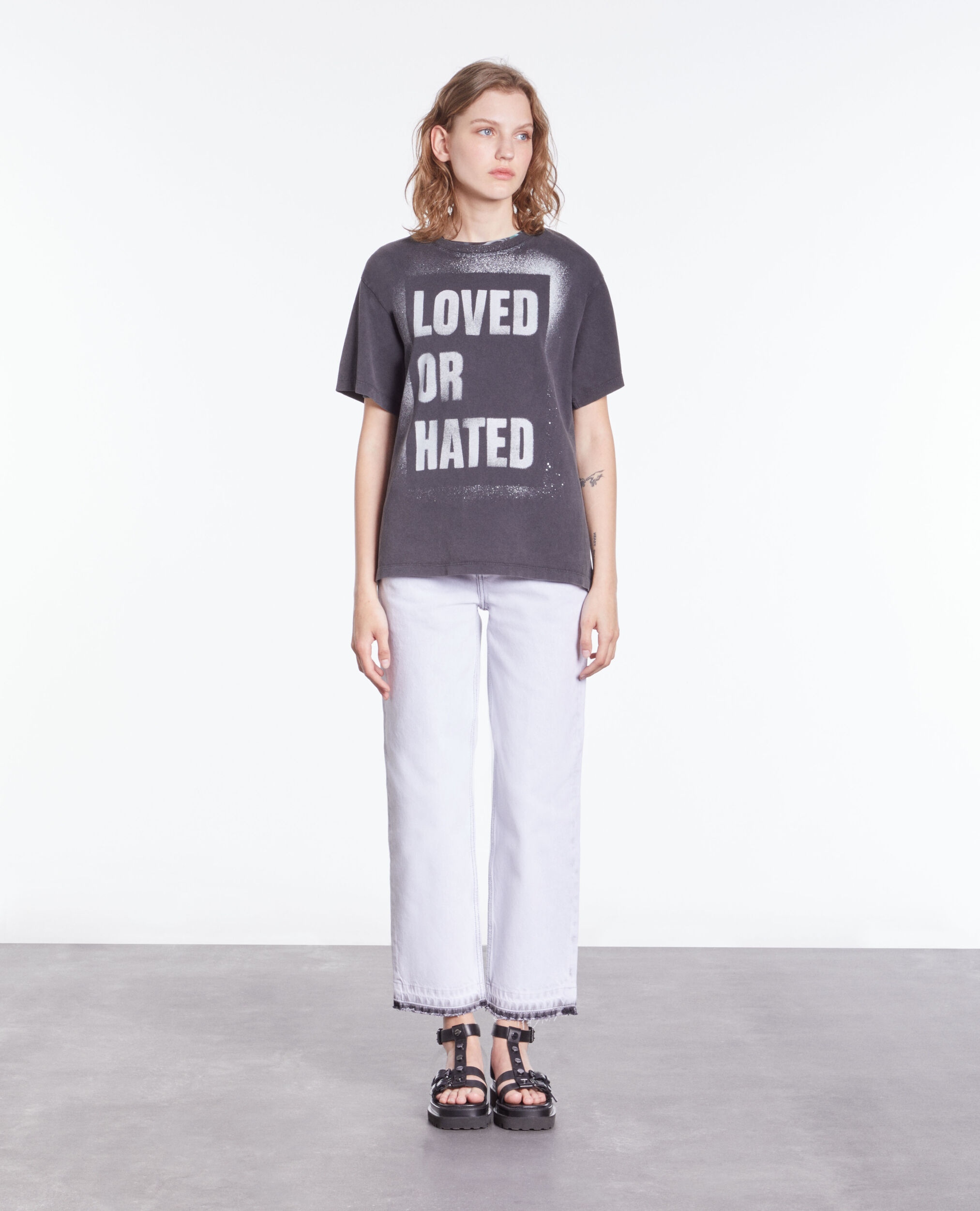 T-shirt noir avec sérigraphie Loved or hated