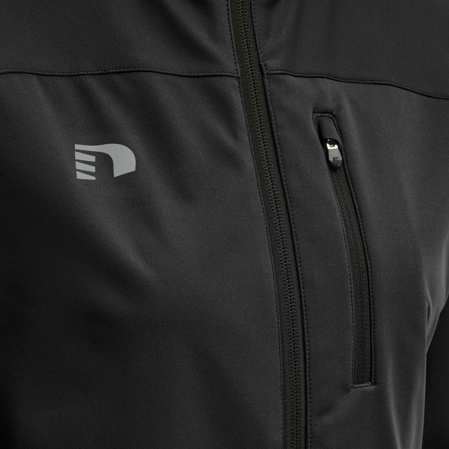 WOMEN CORE CROSS JACKET