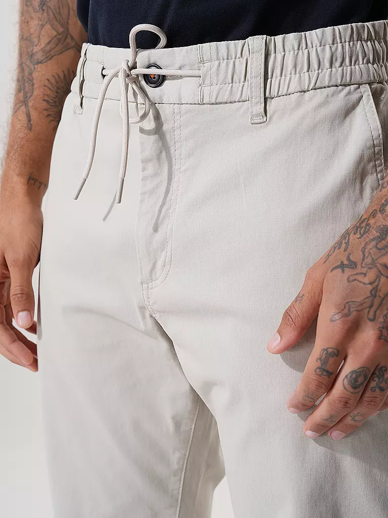 BOSS Chino Tapered Fit  beige