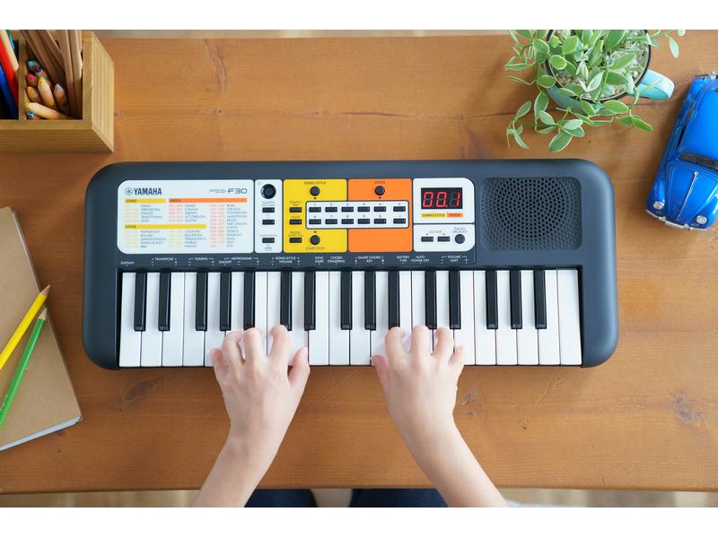 Yamaha Mini Keyboard PSS-F30 Tragbares Keyboard für Kinder zum Einstieg in die Musik