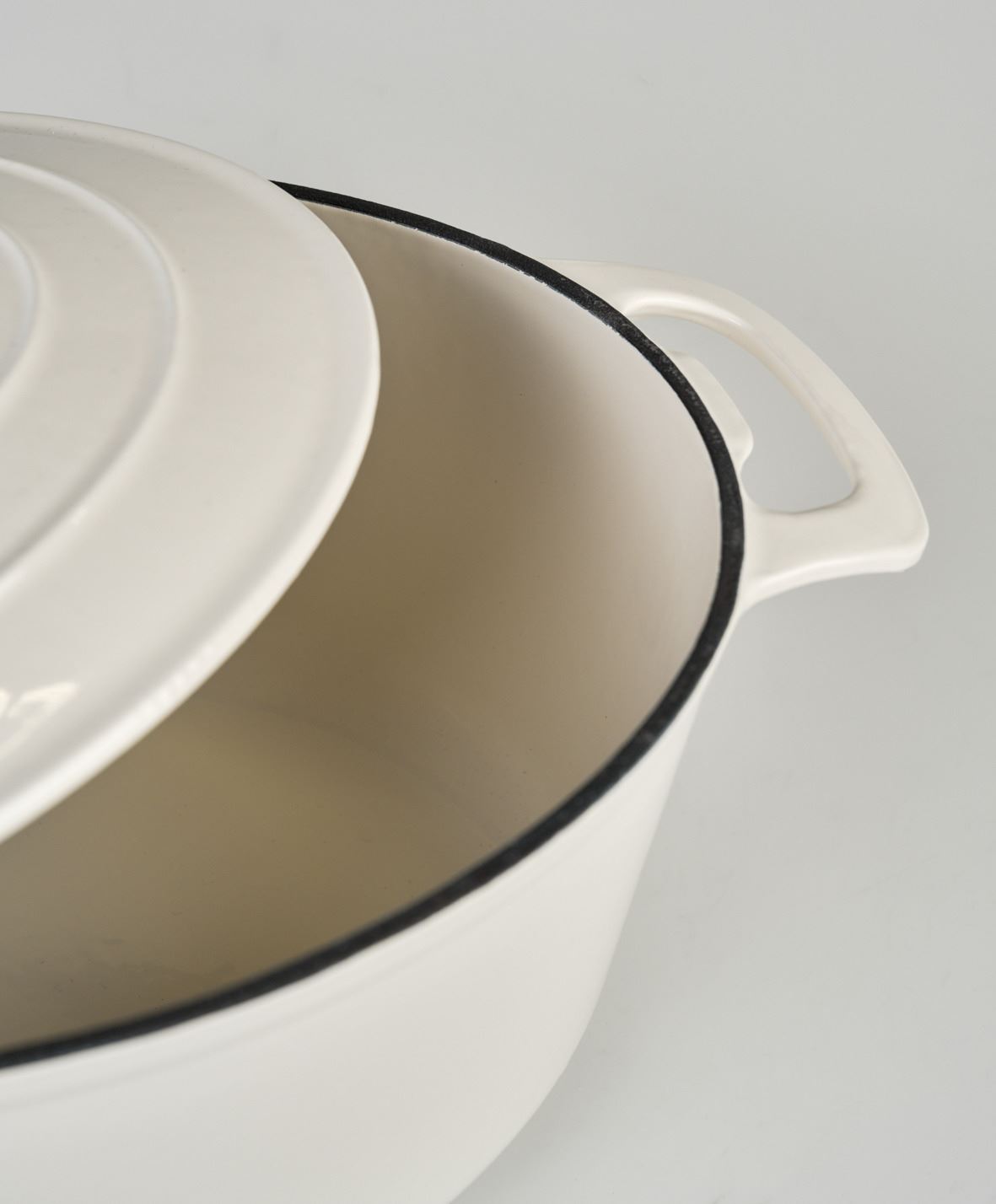 Støpejernsgryte oval kräm - 5800ml