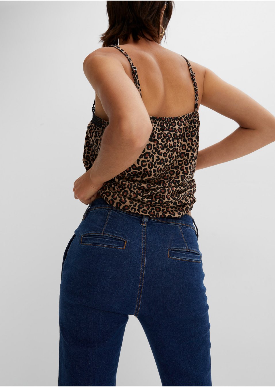 Jean Flare avec couture d'empiècement
