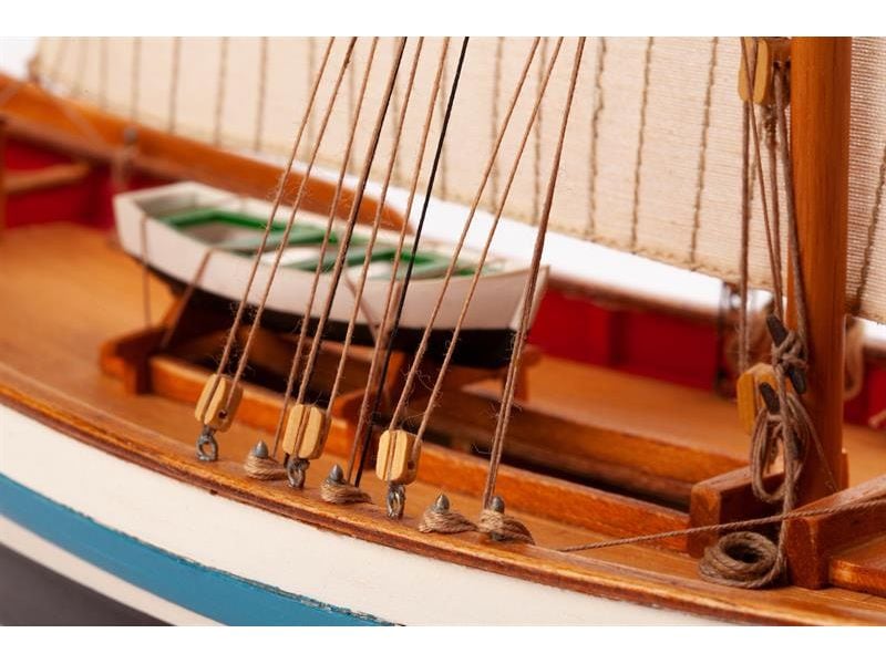 Billing Boats Bausatz Le Martegaou 1:80, 410 mm Detaillierter Modellbausatz eines Plattbodenschiffs