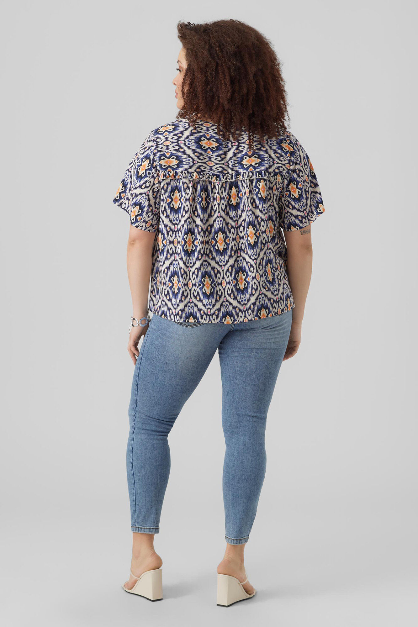 Blusa básica de manga curta Curve - Azul Marinho