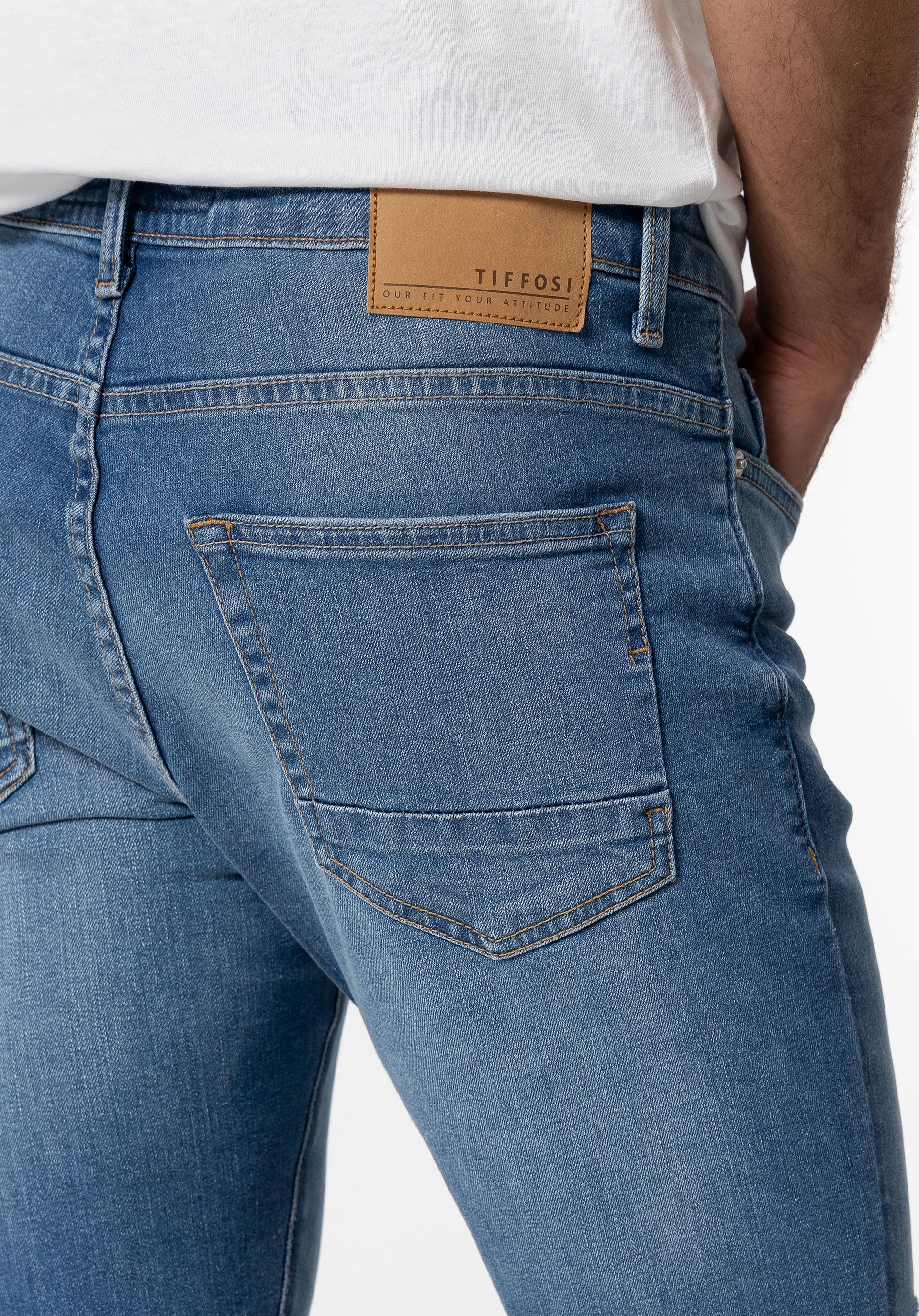 Jeans Harry Skinny com Rasgões