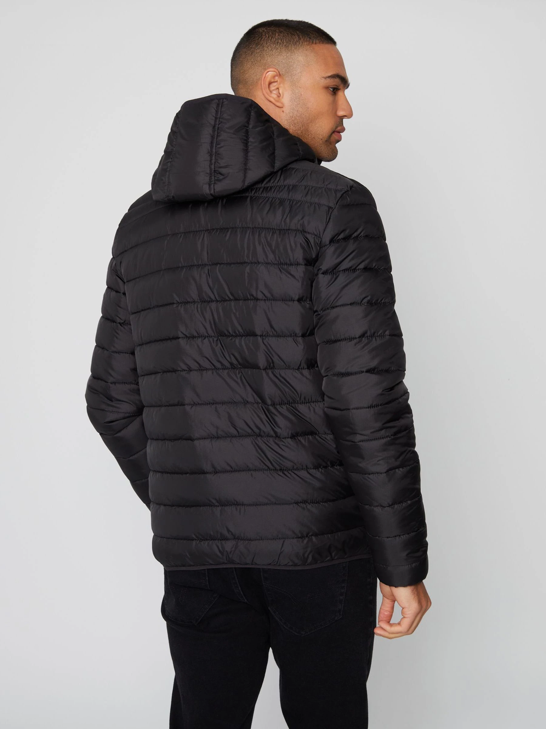 Zwart - Threadbare gewatteerd waterafstotend jack met capuchon en matte afwerking