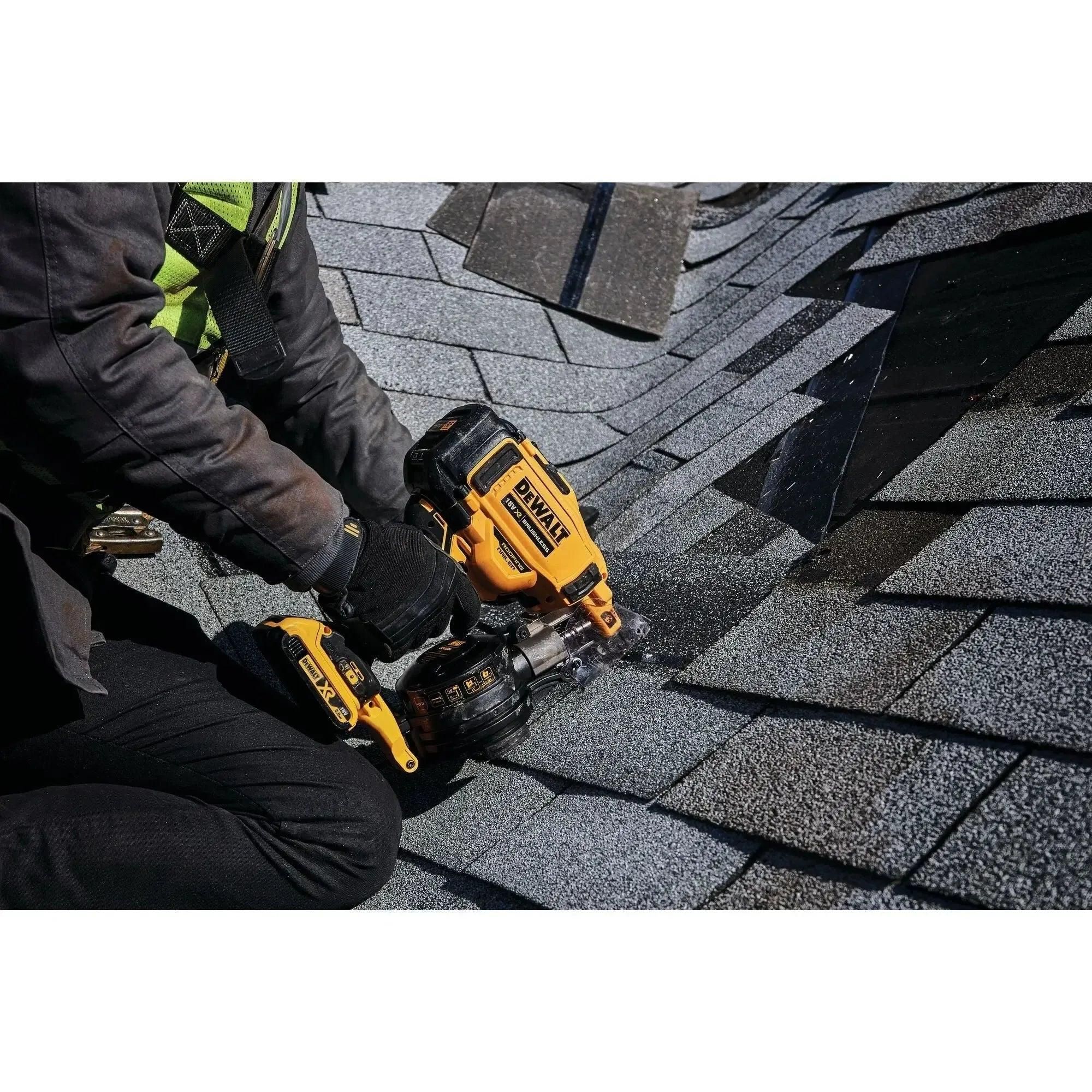DeWALT DCN45RND2 Accu roofing tacker 18V XR 2.0Ah in TSTAK
