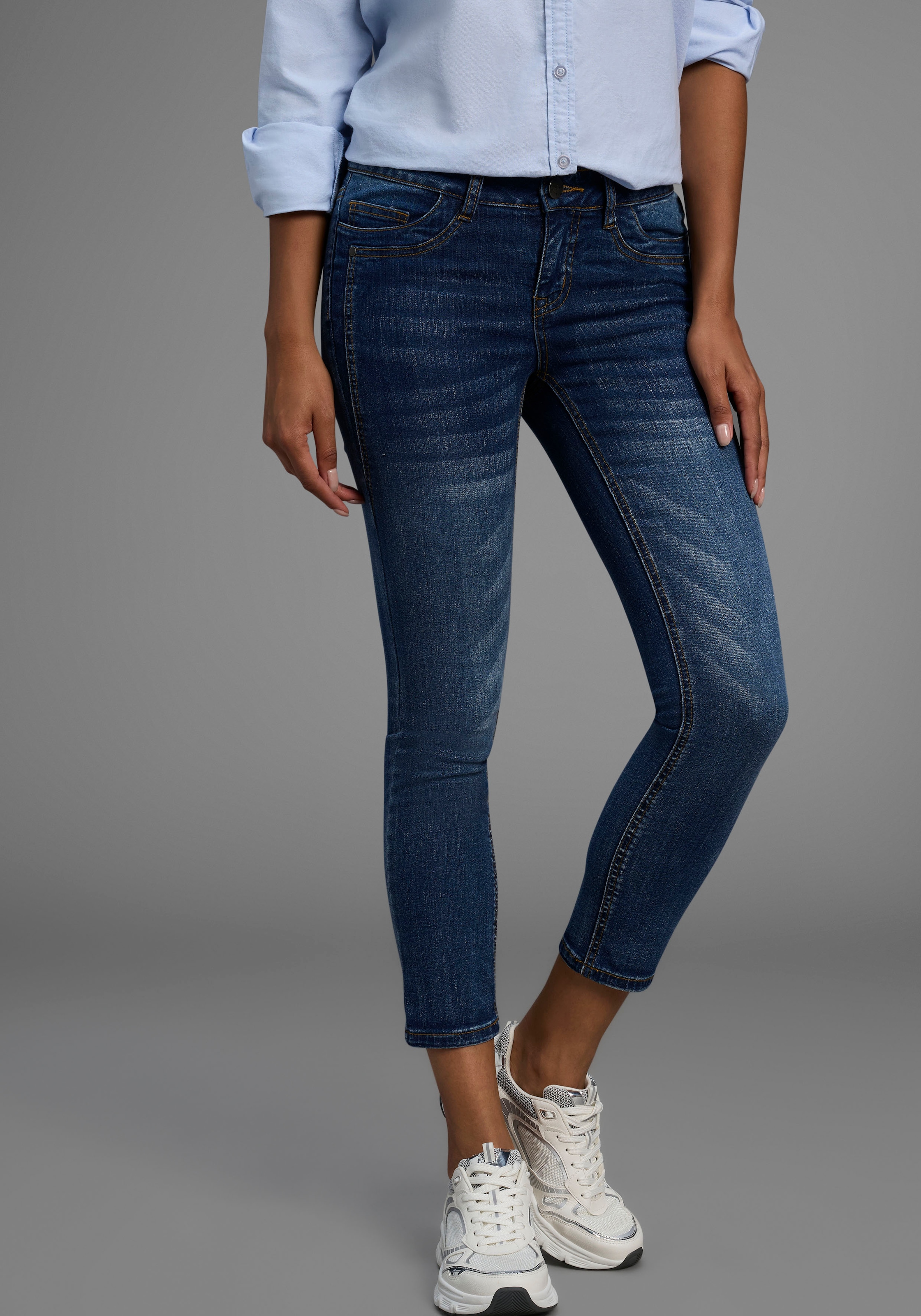 Arizona 7/8-Jeans »mit Keileinsätzen«, extra-enger Schnitt,  Used-Look-Waschung,  niedrige Leibhöhe