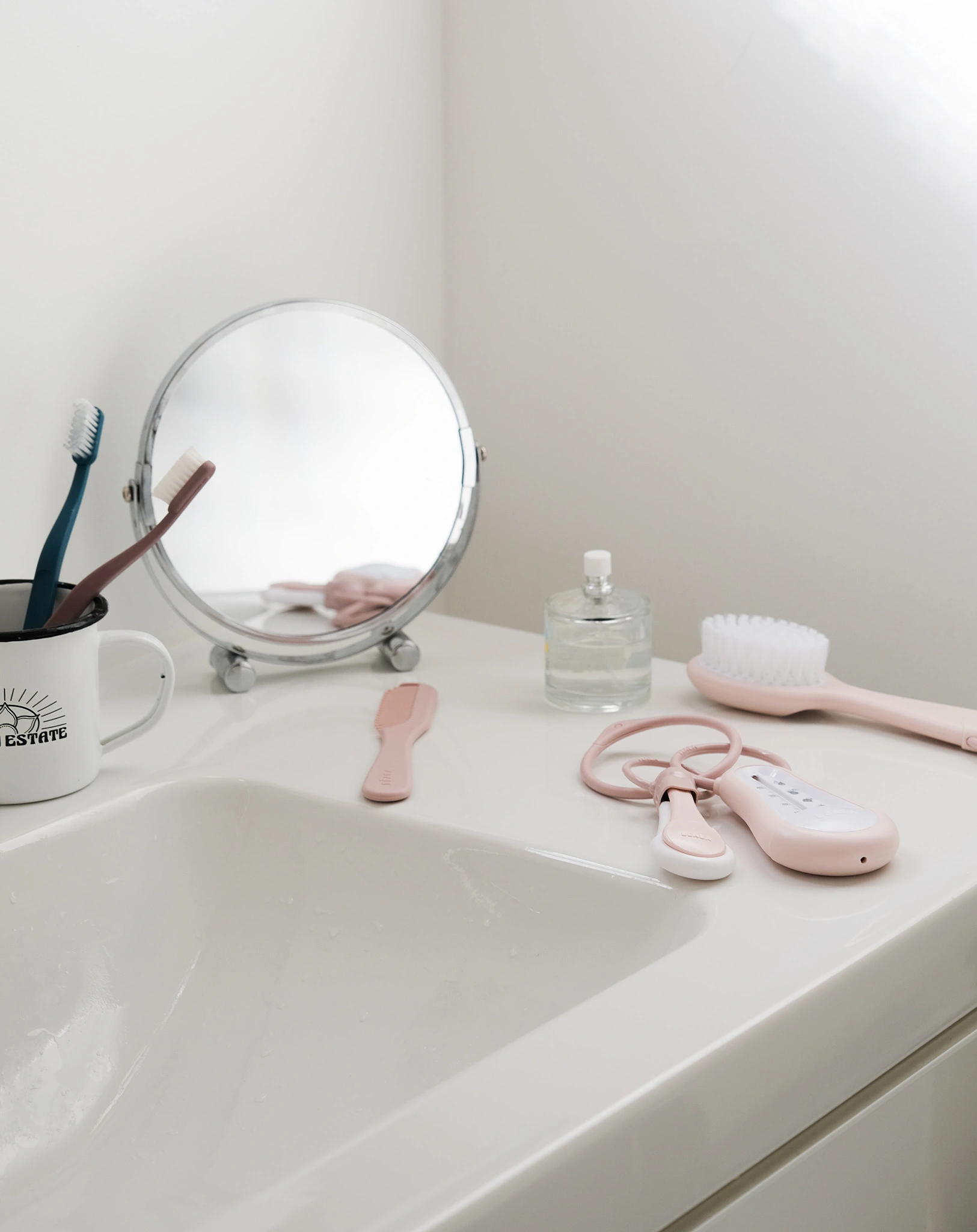 Haarbürste BABY CARE mit Nagelknipser 3-teilig in old pink