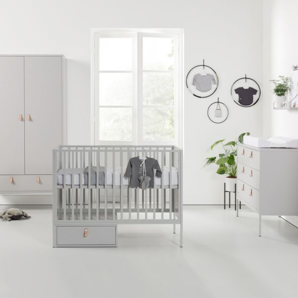 Kidsmill Amy Babykamer Grijs | Bed 60 x 120 cm   Commode Breed