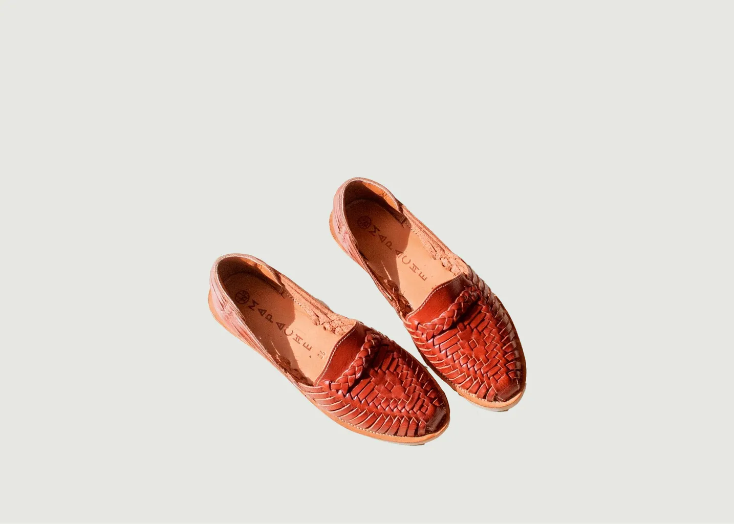 Sandales plates tressées en cuir Alegre Mapache