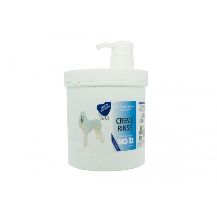 Máscara de enxágue com efeito volumizador e fragrância neutra.