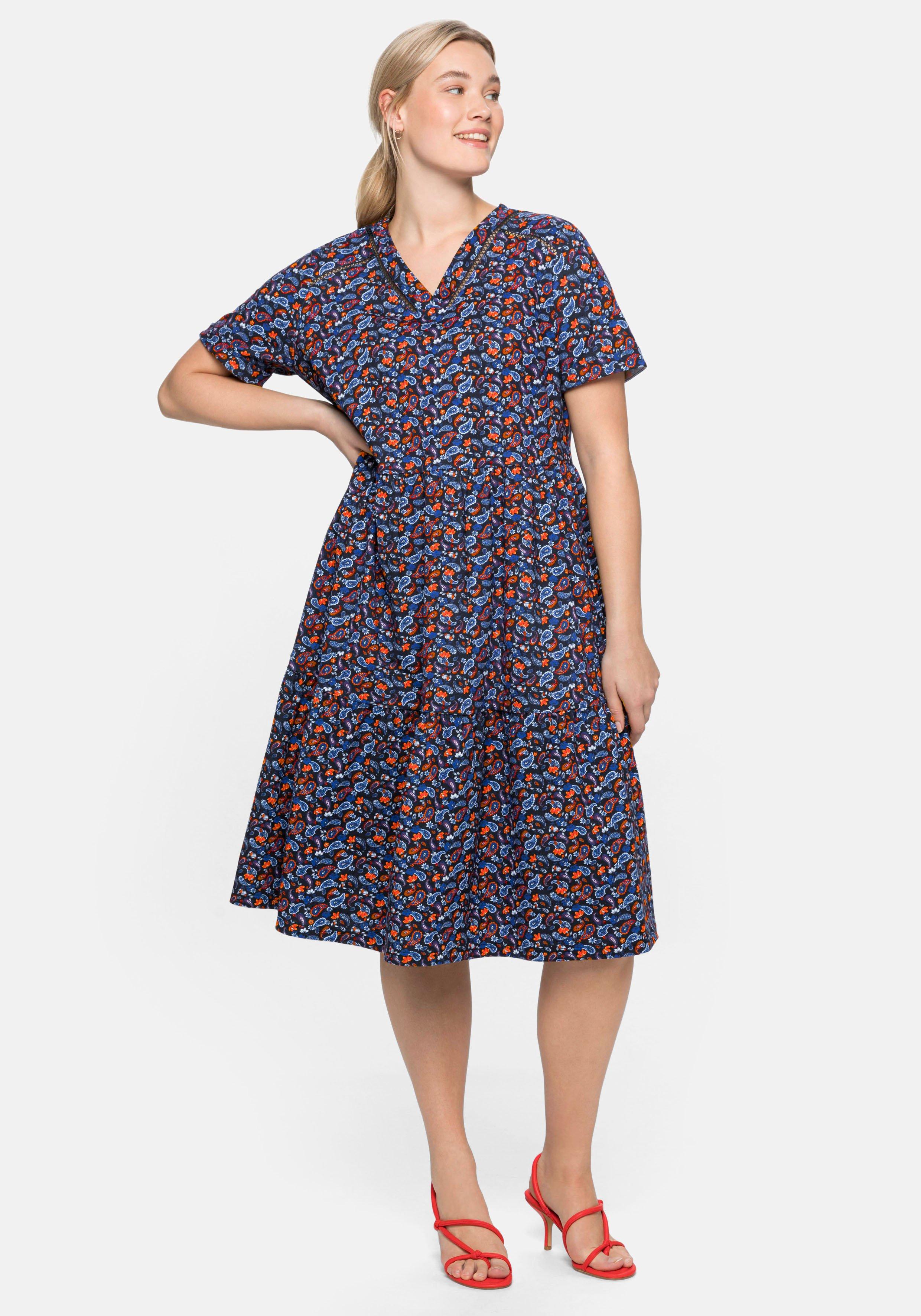 Shirtkleid mit Paisleydruck und Lochspitze