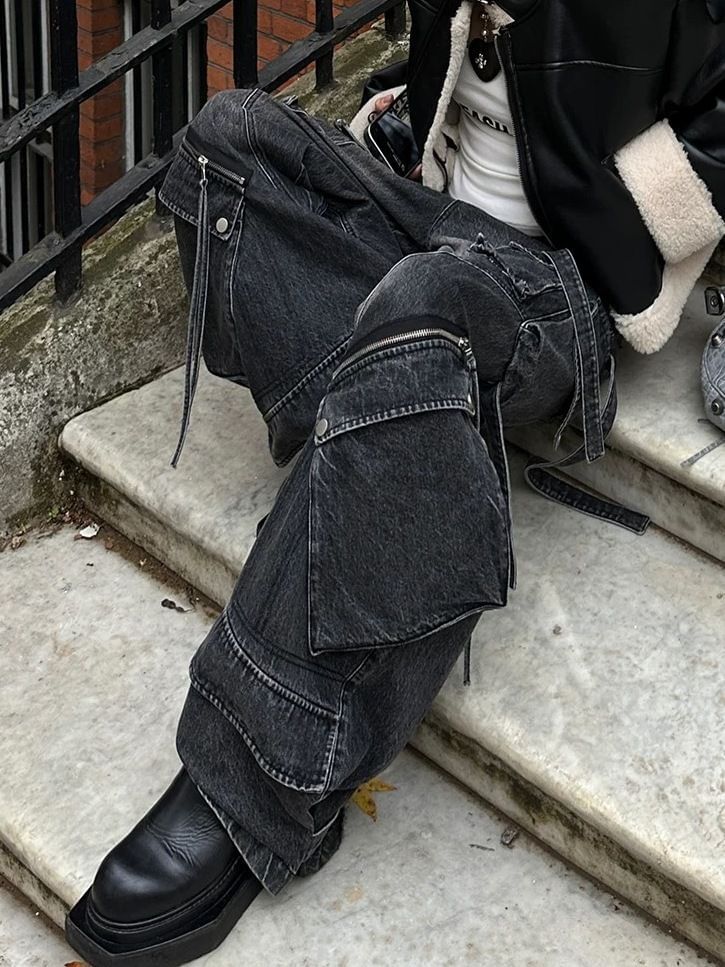 Coline - Low Rise Washed Wide Leg Cargo Jeans