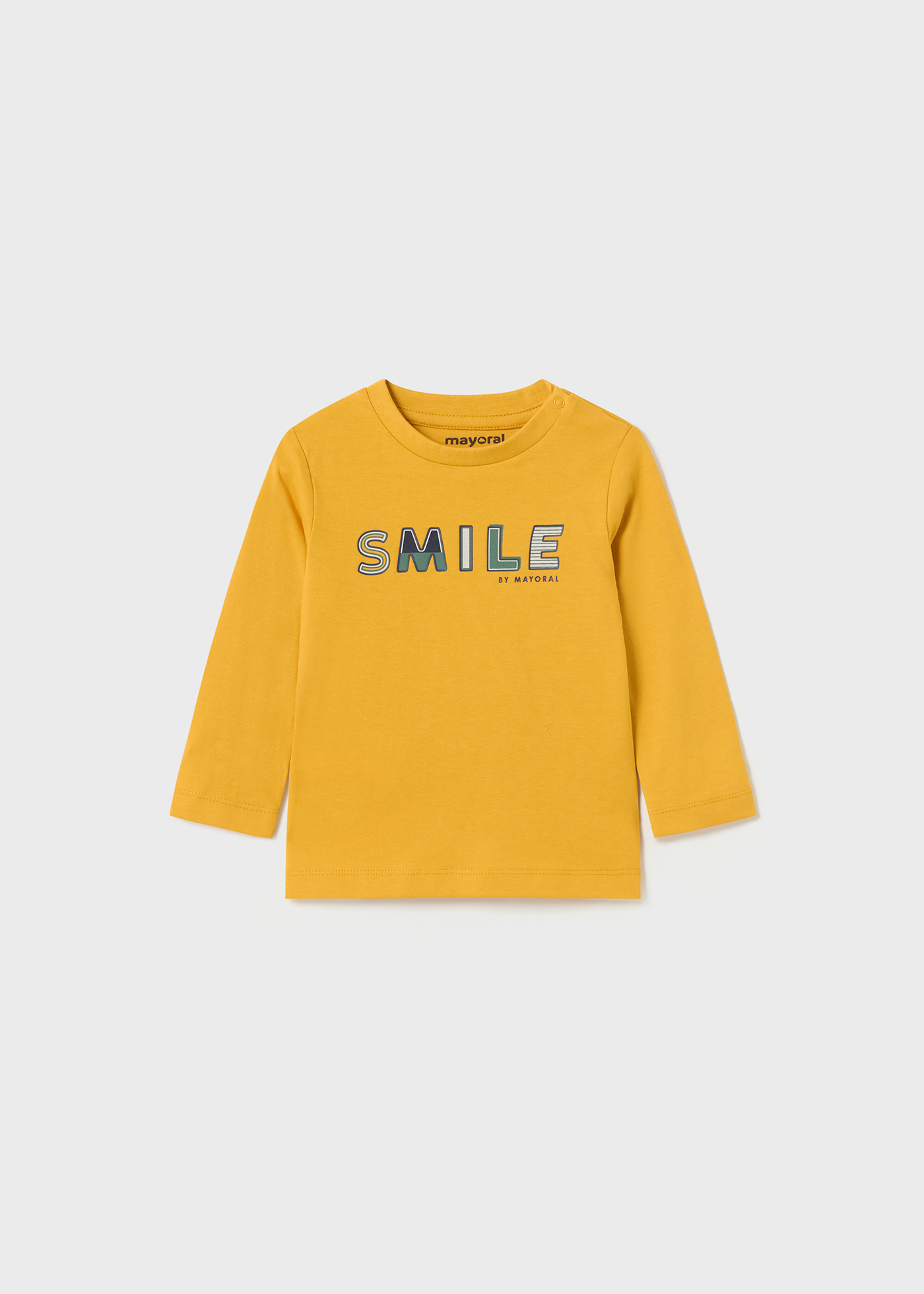 Camiseta infantil Better Cotton com letras