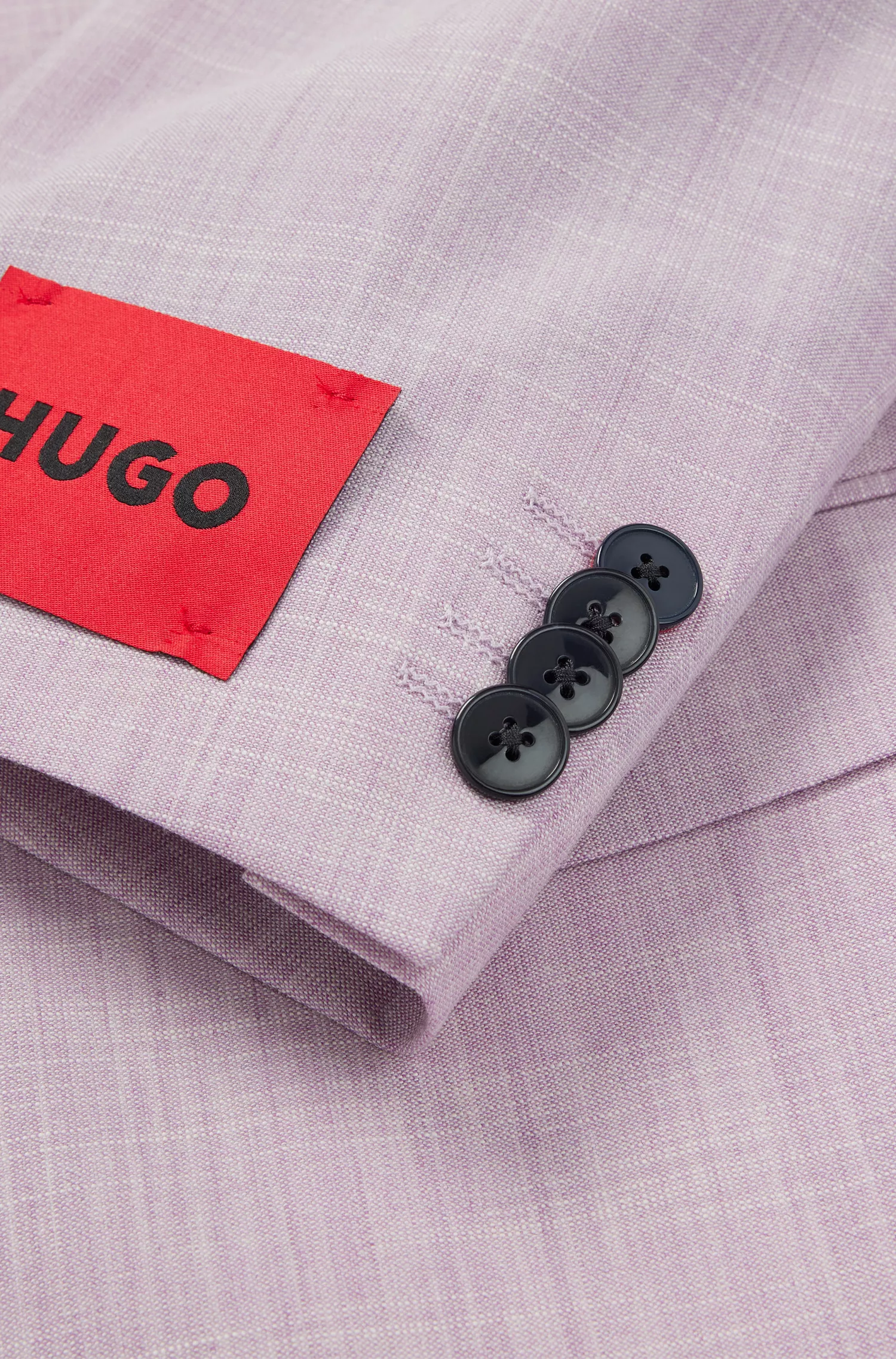 Terno HUGO vermelho, corte slim, em tecido elástico de alta performance com estampa.