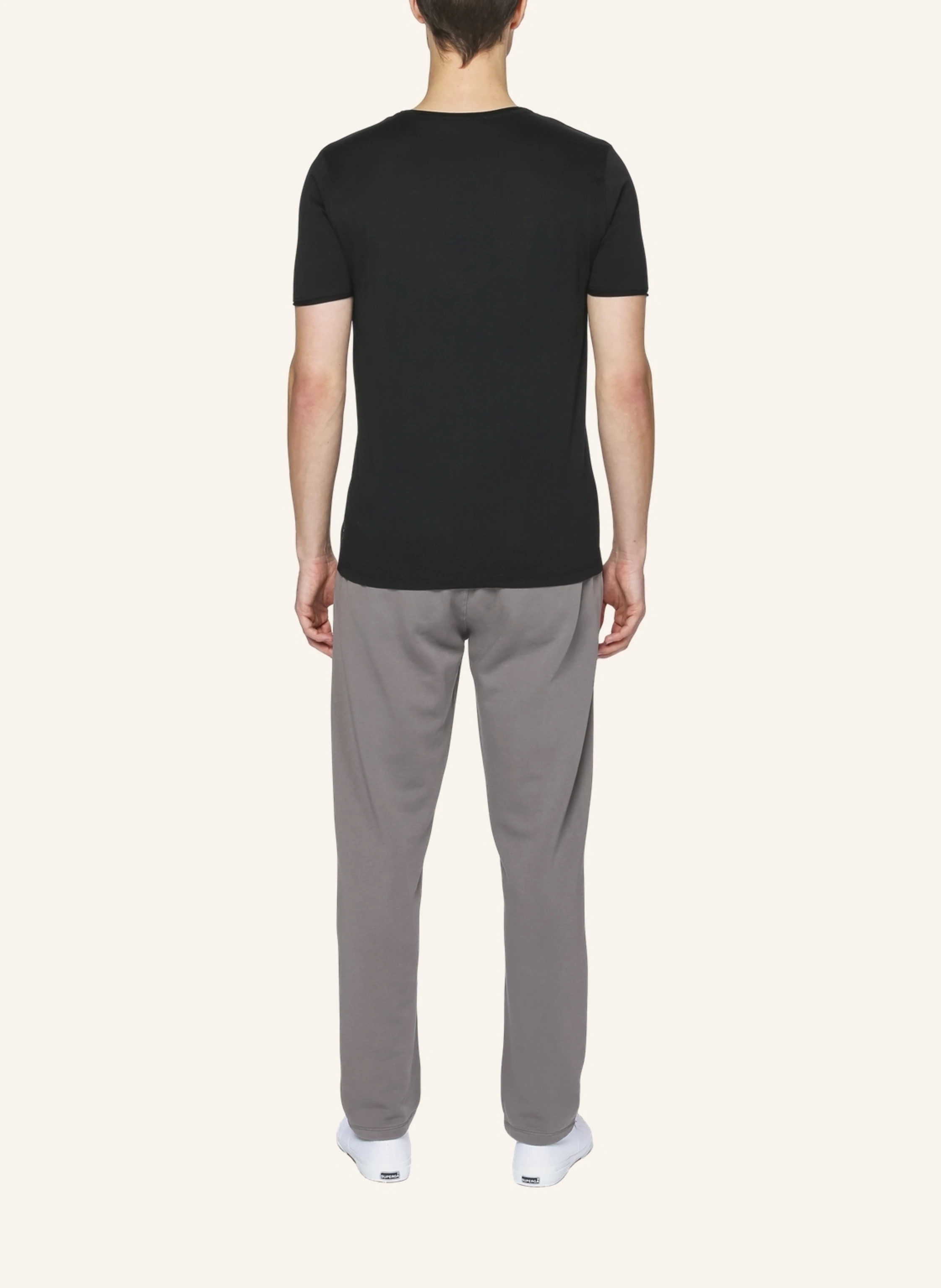 TRUSTED HANDWORK Round Neck 1/2-Sleeve T-Shirt with Roll Edge