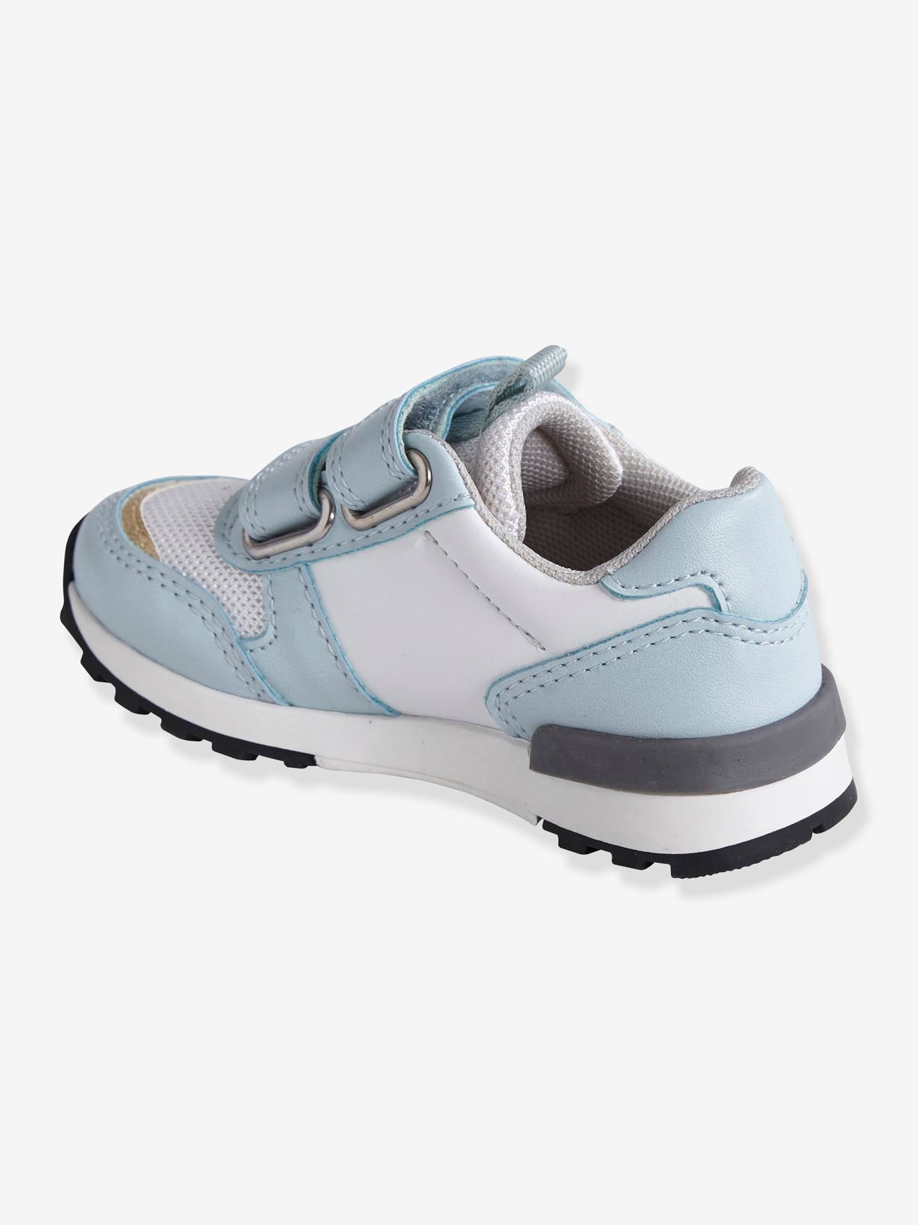 Tênis infantil feminino azul claro, modelo liso, com tiras autoadesivas e estampas.