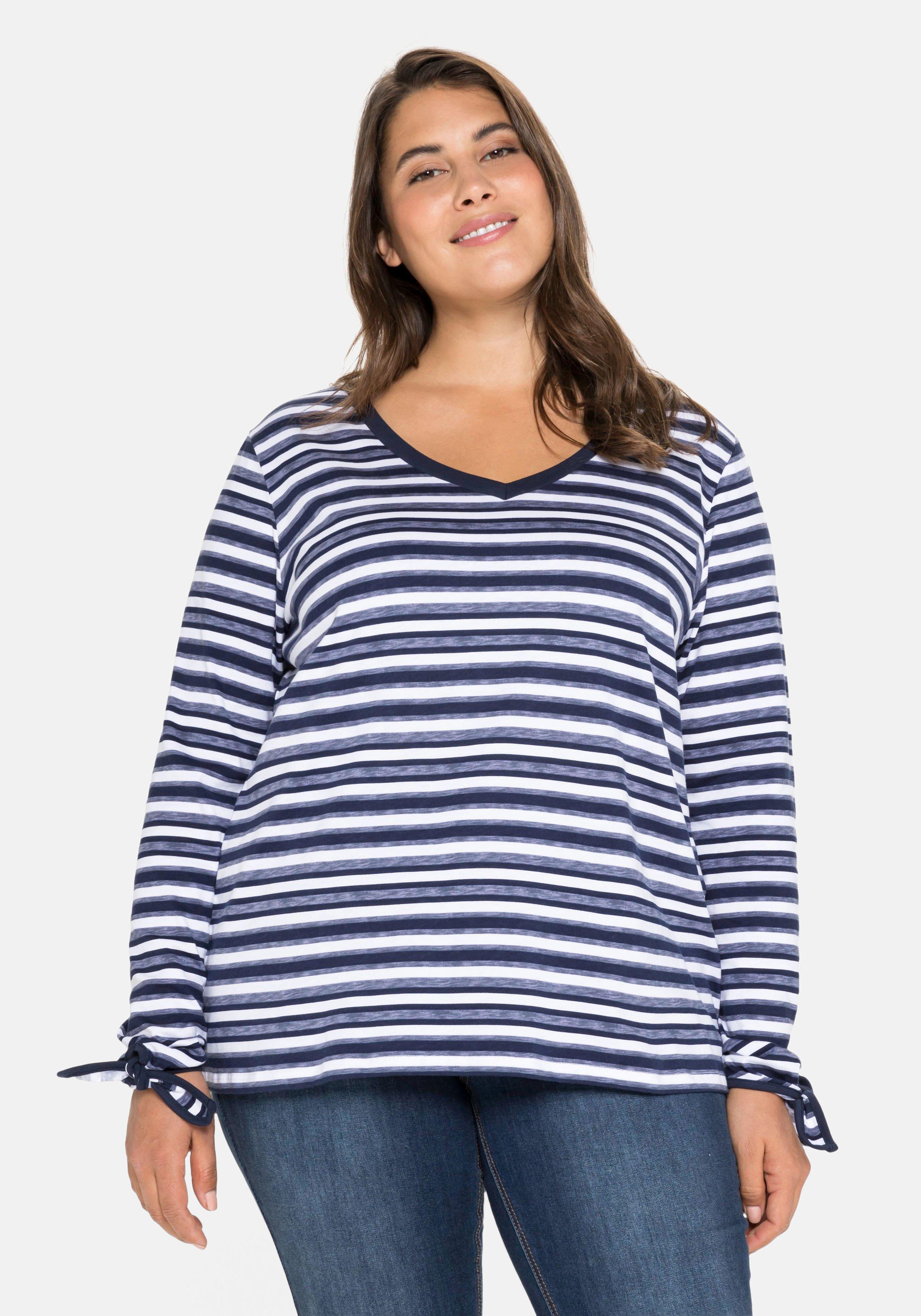 Langarmshirt mit Ringeln und Knoten am Ärmelsaum