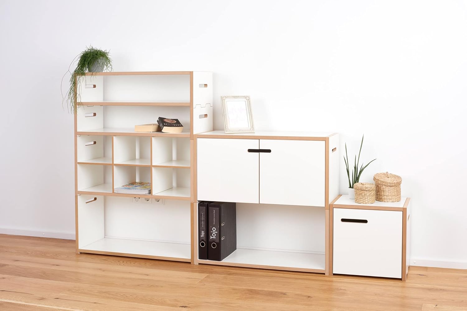 Tojo Hochstapler | modulares Regalsystem Verschiedene Module für Wandregal/Bücherregal/CD Regal | MDF Regal (weiß, Grundmodul mit Türen)